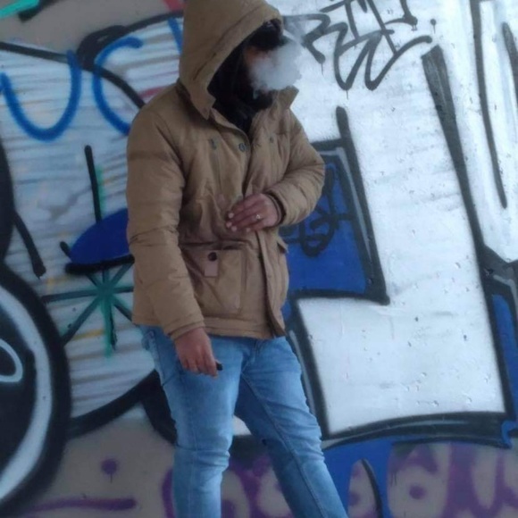 Meet your Posher, Aaron - Picture 1 of 1